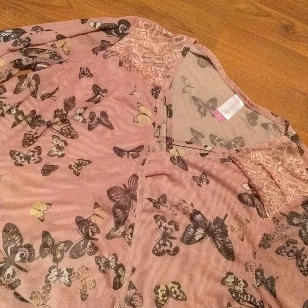 Shirt - Picture 3 of 3